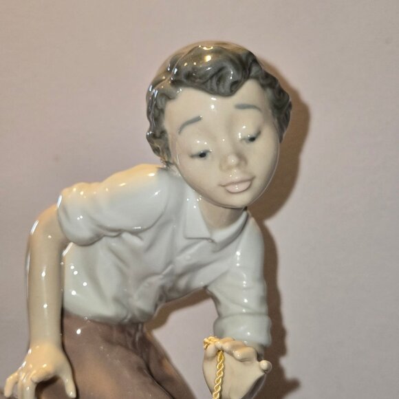 Lladro Boy With Dog Porcelain Figurine 5797, Spain, MINT, 8" has orig box - Picture 7 of 13